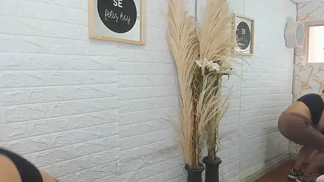 Snapshot of Aisha_09 chatting on 01.08.25 Aisha 09 online show from 01.08.25