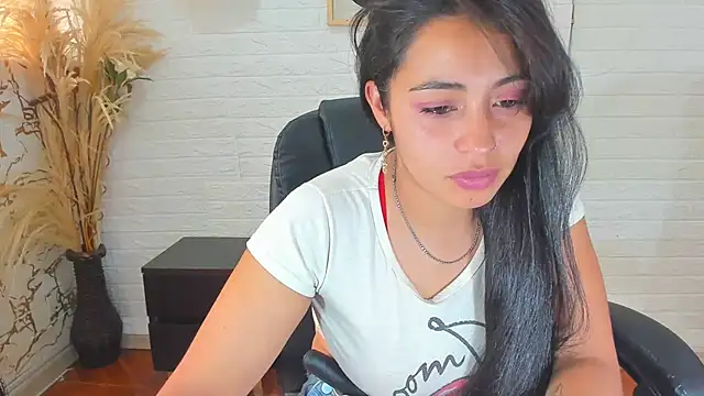 Snapshot of Aisha_09 chatting on 03.01.25 Aisha 09 online show from 03.01.25