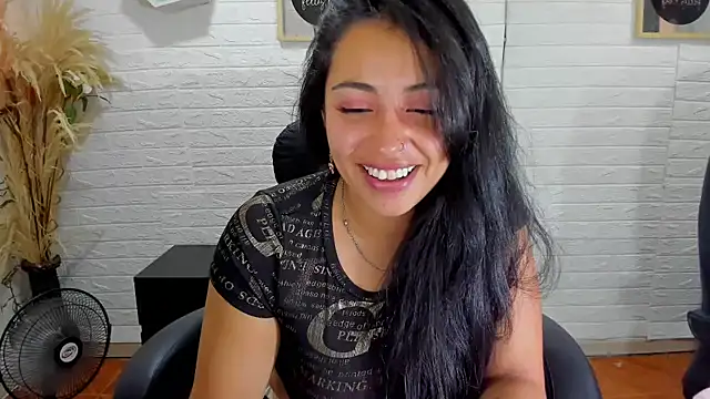 Snapshot of Aisha_09 chatting on 03.06.25 Aisha 09 online show from 03.06.25