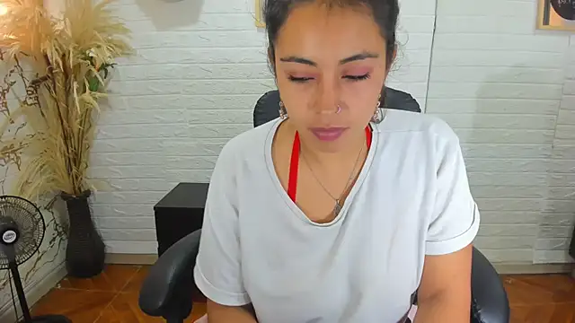 Snapshot of Aisha_09 chatting on 03.13.25 Aisha 09 online show from 03.13.25