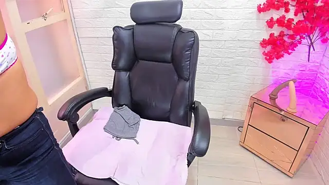 Snapshot of Aisha_09 chatting on 03.12.26 Aisha 09 online show from 03.12.26