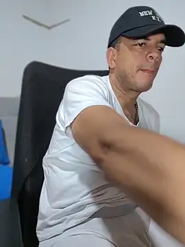 latinmartin73 online show from 04.30.26