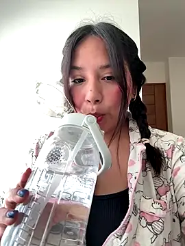 Snapshot of kittyfresita chatting on 12.18.25 kittyfresita online show from 12.18.25