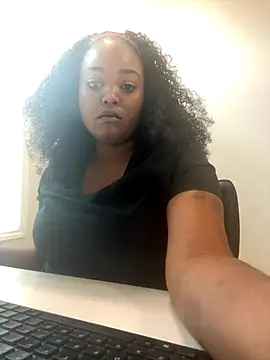 itsprettyfee online show from 09.18.25
