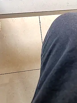 huzi518 online show from 11.20.25