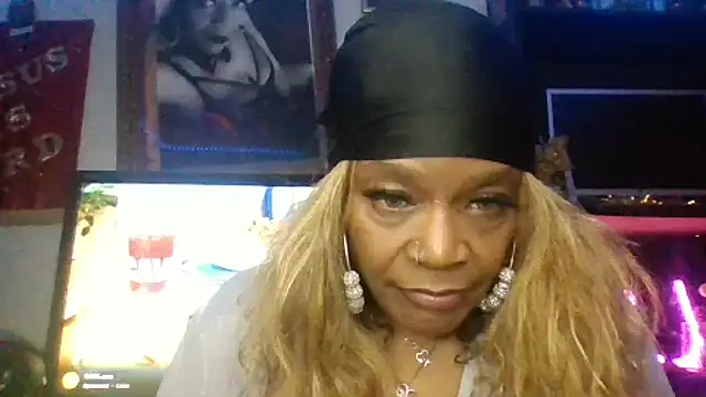 MadamBlingbox online show from 02.11.25