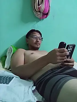 Andresguz35 online show from 11.19.25