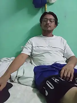 Snapshot of Andresguz35 chatting on 02.06.26 Andresguz35 online show from 02.06.26