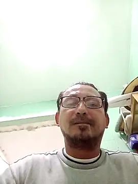 Snapshot of Andresguz35 chatting on 02.06.26 Andresguz35 online show from 02.06.26