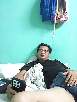 Snapshot of Andresguz35 chatting on 02.10.26 Andresguz35 online show from 02.10.26