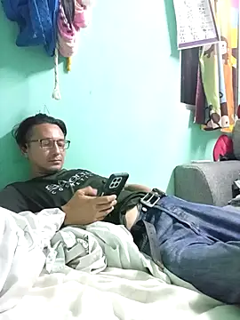 Snapshot of Andresguz35 chatting on 02.28.26 Andresguz35 online show from 02.28.26