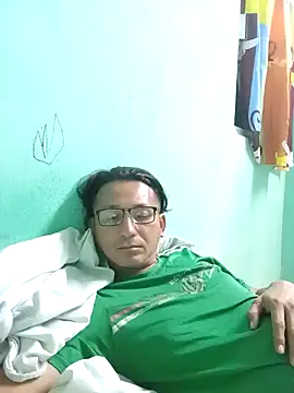 Snapshot of Andresguz35 chatting on 03.16.26 Andresguz35 online show from 03.16.26