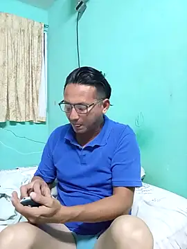 Snapshot of Andresguz35 chatting on 03.20.26 Andresguz35 online show from 03.20.26