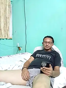 Snapshot of Andresguz35 chatting on 03.21.26 Andresguz35 online show from 03.21.26