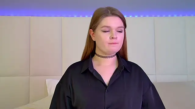 CrystalLyons online show from 03.04.25