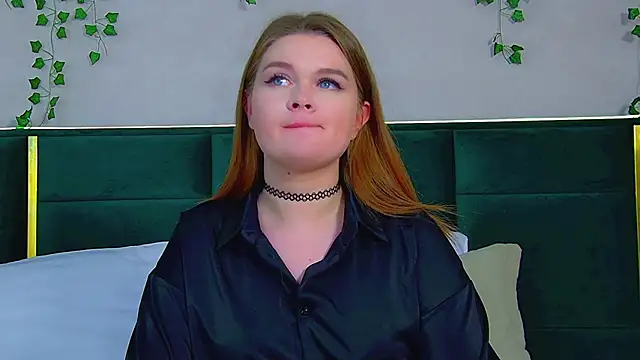 CrystalLyons online show from 03.12.25