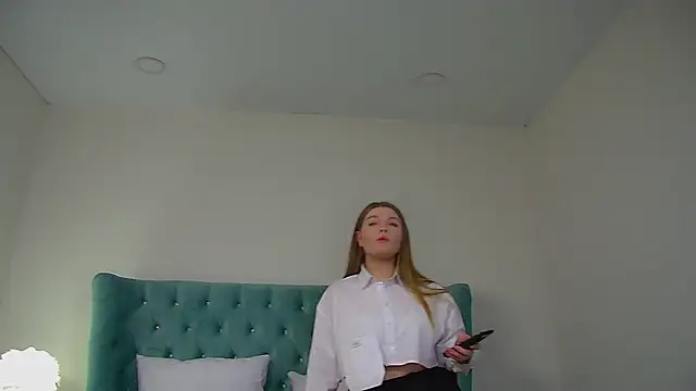 CrystalLyons online show from 10.17.25