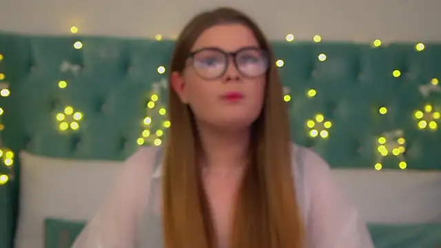 CrystalLyons online show from 12.05.25