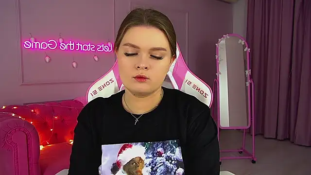 CrystalLyons online show from 12.21.25