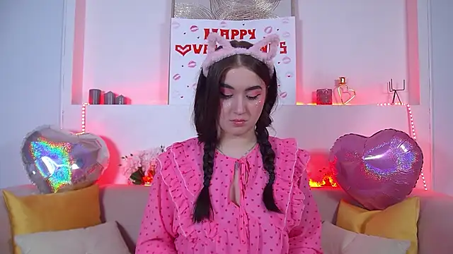 ChristinaMilton online show from 02.14.25