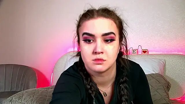 ChristinaMilton online show from 02.18.25