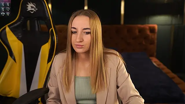 Michelle 054 online show from 02.18.25