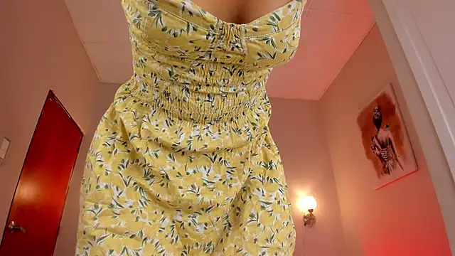 Snapshot of dani_skinny_ chatting on 02.27.25 dani skinny  online show from 02.27.25