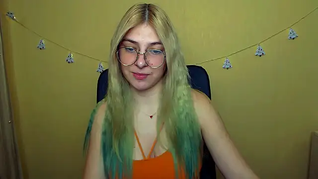 Luna Lush  online show from 12.14.24