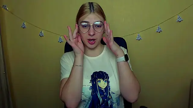 Luna Lush  online show from 12.15.24