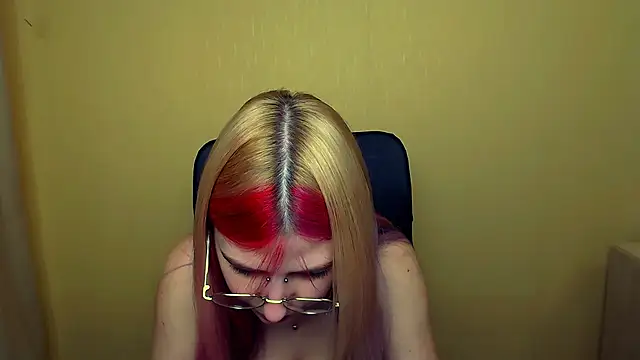 Luna Lush  online show from 03.04.25