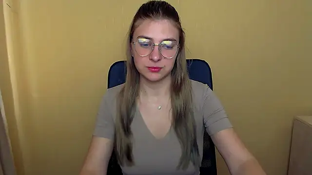 Luna Lush  online show from 09.26.25