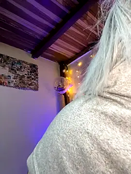 SophiaWeestt99 online show from 11.09.25