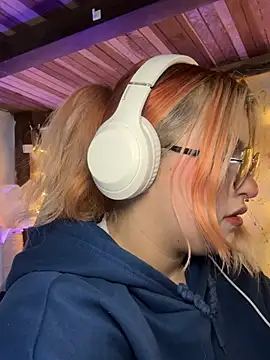 SophiaWeestt99 online show from 04.26.26