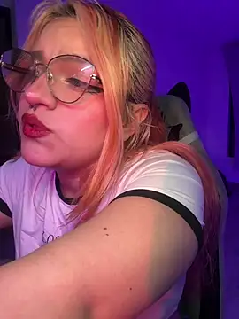 SophiaWeestt99 online show from 06.22.26