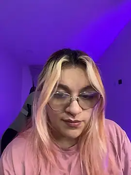 SophiaWeestt99 online show from 07.17.26