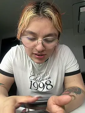 SophiaWeestt99 online show from 07.18.26