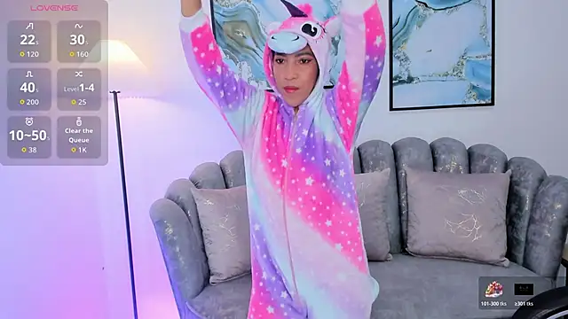 Shantaall  online show from 11.25.25