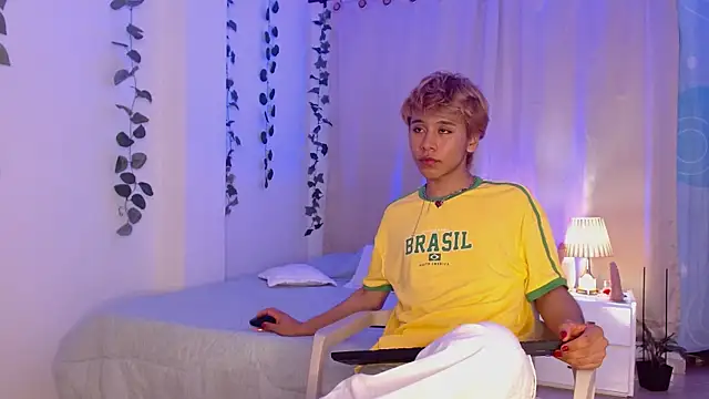 Tommyfoxboy online show from 01.21.25