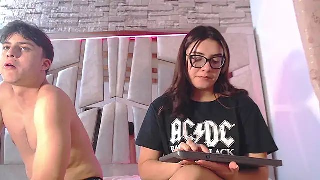 mia and austin online show from 02.07.25