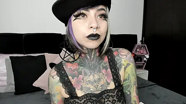 NikkiRamone online show from 02.19.25