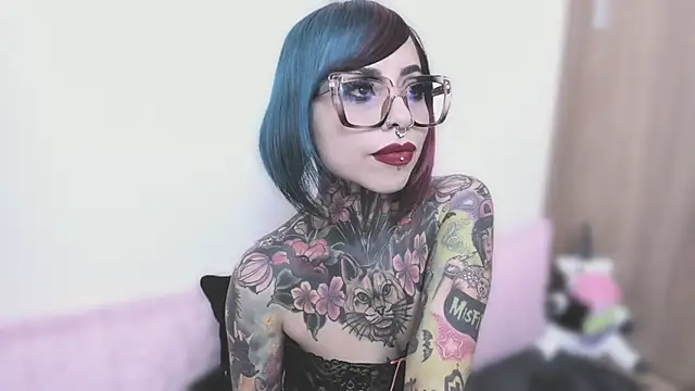 NikkiRamone online show from 09.24.25