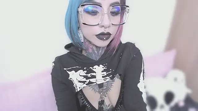 NikkiRamone online show from 09.30.25