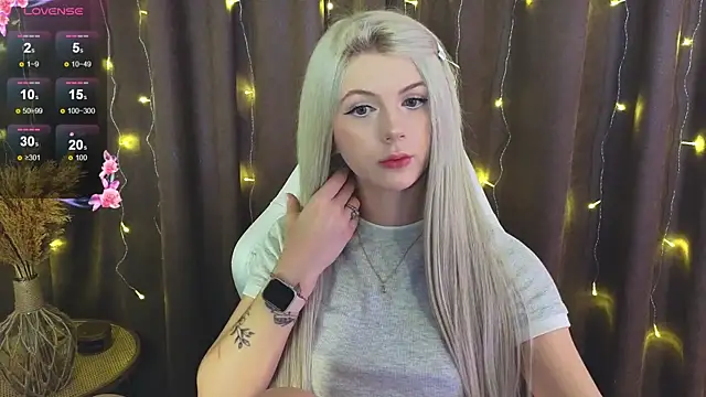 Snapshot of barbieee_b chatting on 09.29.25 barbieee b online show from 09.29.25