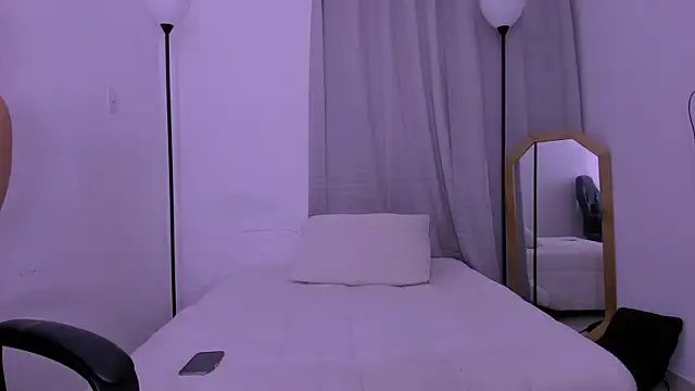 Miiafoxxx online show from 12.23.24