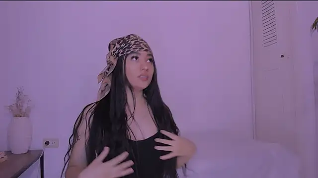 Miiafoxxx online show from 09.28.25