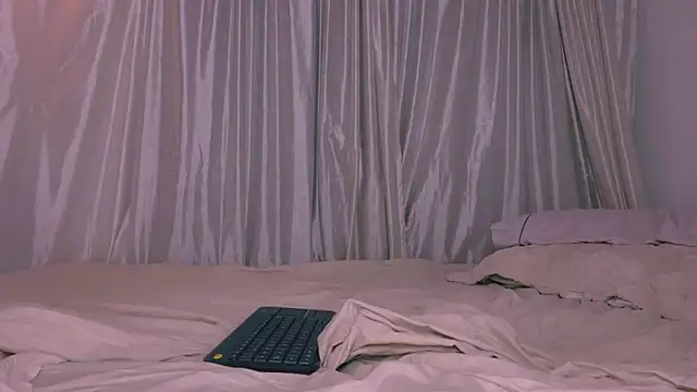 Miiafoxxx online show from 06.05.26