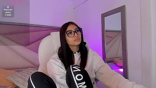 Snapshot of ZaraLim chatting on 12.06.24 ZaraLim online show from 12.06.24