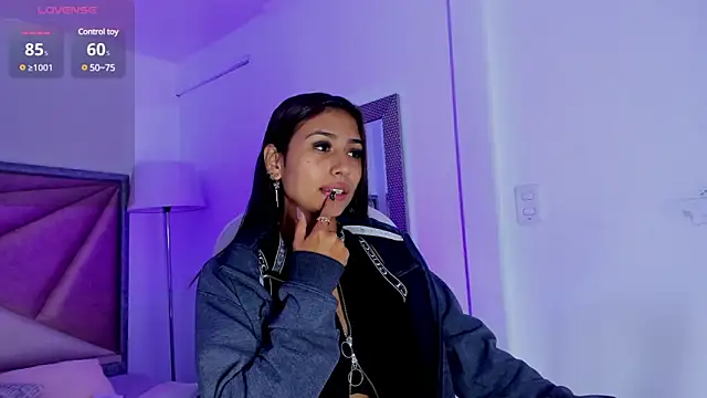 Snapshot of ZaraLim chatting on 12.28.24 ZaraLim online show from 12.28.24