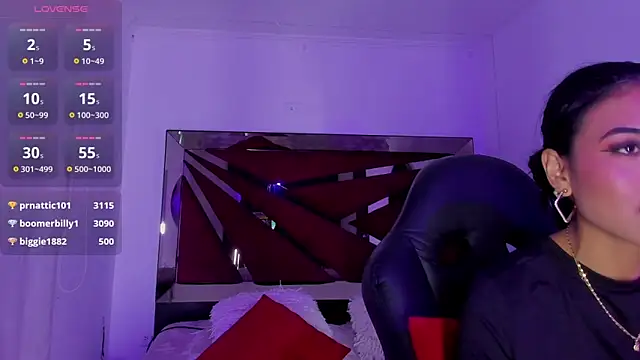 Snapshot of ZaraLim chatting on 01.23.25 ZaraLim online show from 01.23.25