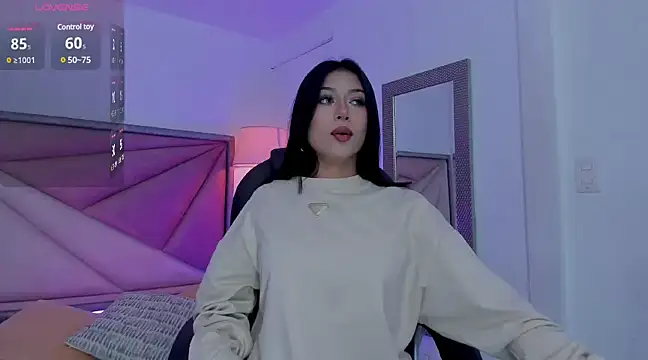 Snapshot of ZaraLim chatting on 02.06.25 ZaraLim online show from 02.06.25